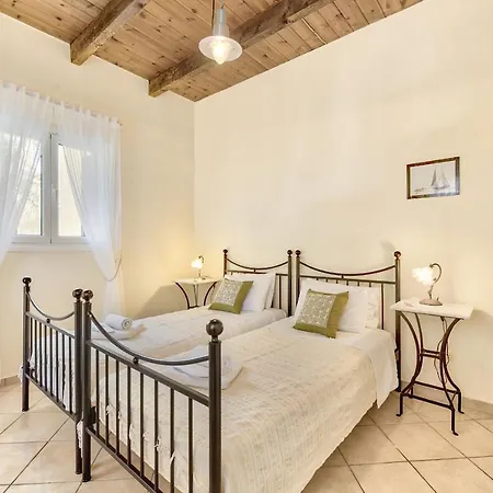 Olivegrove - Nestled In Olive Trees With Private Pool, By Zantewize *