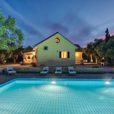 Olivegrove - Nestled In Olive Trees With Private Pool, By Zantewize *