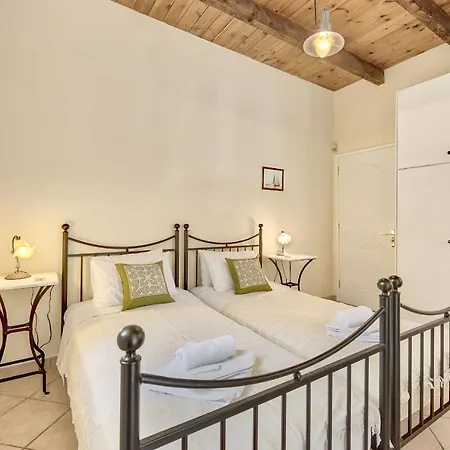 Olivegrove - Nestled In Olive Trees With Private Pool, By Zantewize *