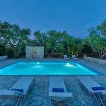 Olivegrove - Nestled In Olive Trees With Private Pool, By Zantewize *