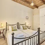 Olivegrove - Nestled In Olive Trees With Private Pool, By Zantewize *