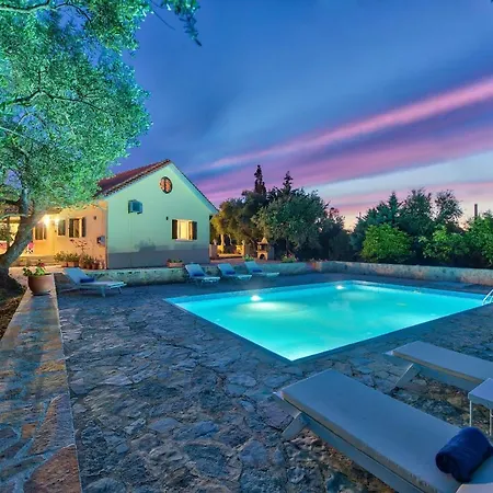 Olivegrove - Nestled In Olive Trees With Private Pool, By Zantewize * Tragaki