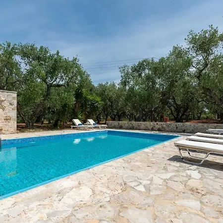 Olivegrove - Nestled In Olive Trees With Private Pool, By Zantewize