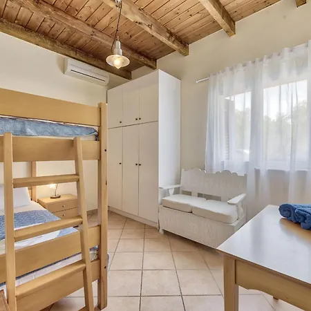 Olivegrove - Nestled In Olive Trees With Private Pool, By Zantewize *